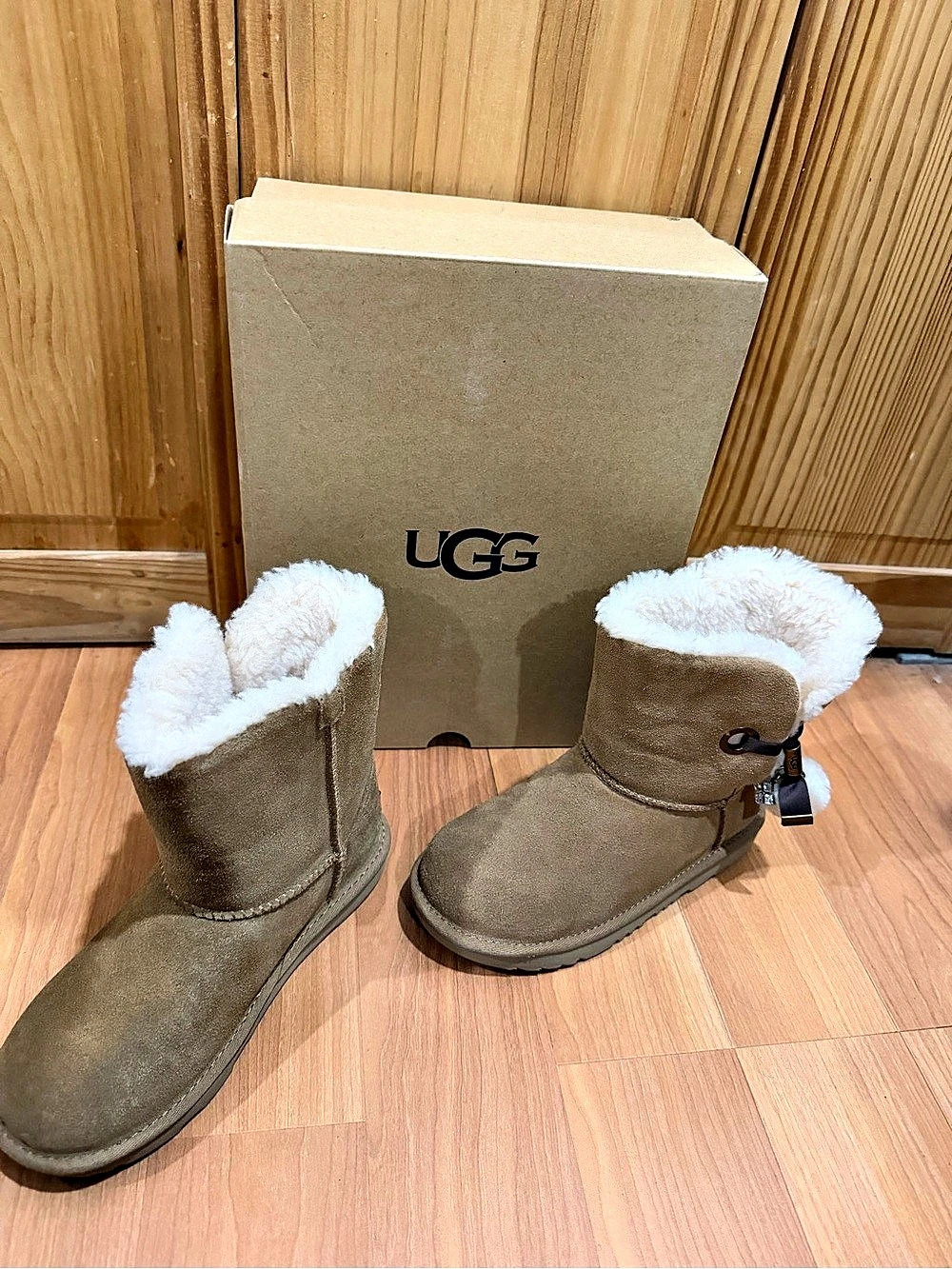 UGG KIDS' IRINA TESSIE POM Kids' Brown Boots US 3 NWT
